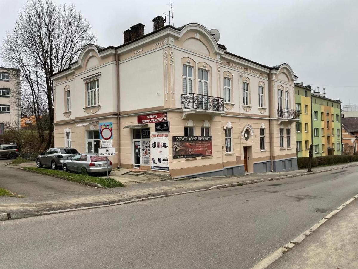 Apartament Z Jacuzzi W Centrum Sanoka Kültér fotó